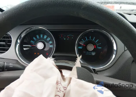 2011 Ford Mustang V6 z USA, uszkodzony, nr VIN 1ZVBP8AM8B5147500